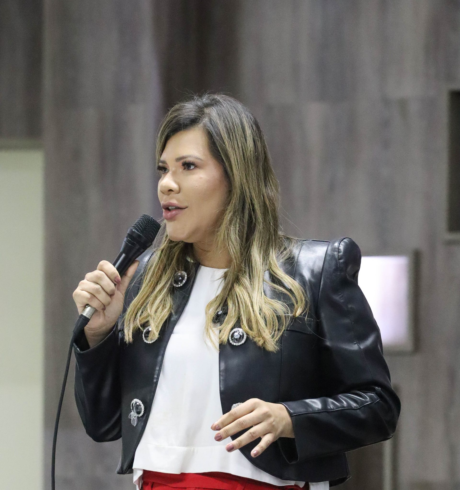 Hélida Tavares - Comunicação - chave profissional