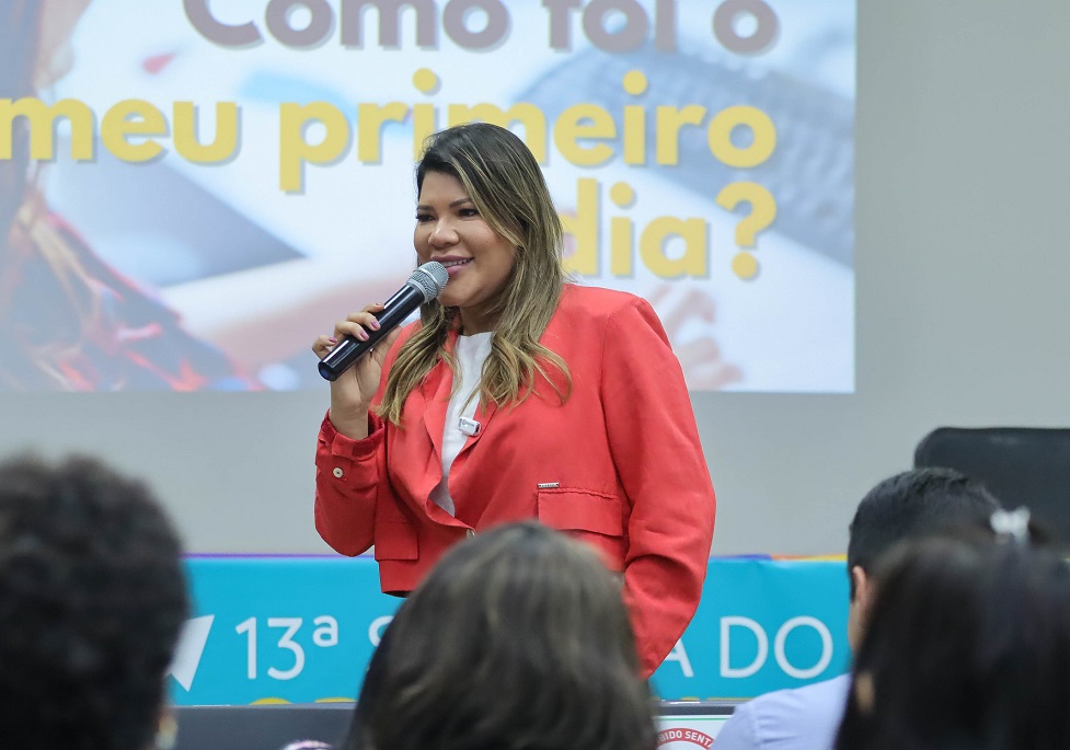 Hélida Tavares - Desenvolvimento pessoal - linguagem corporal